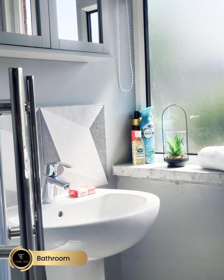 Nr Birmingham City Centre, 5 Bed, Luxe Inn Extérieur photo